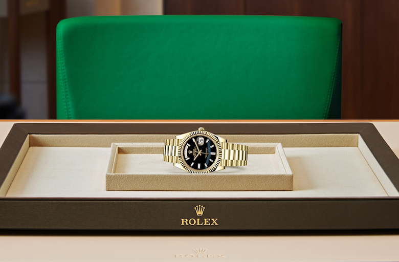 Rolex Day-Date, Oyster, 40 mm, yellow gold, M228238-0059