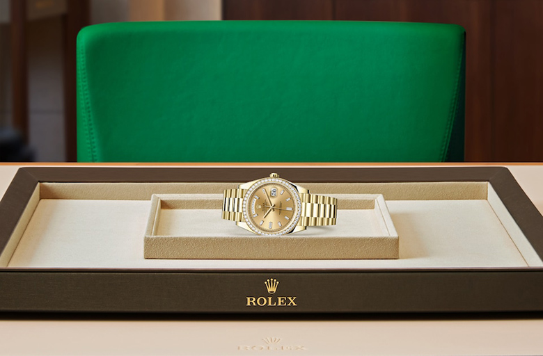 Rolex Day-Date, Oyster, 40 mm, yellow gold and diamonds, M228348RBR-0002
