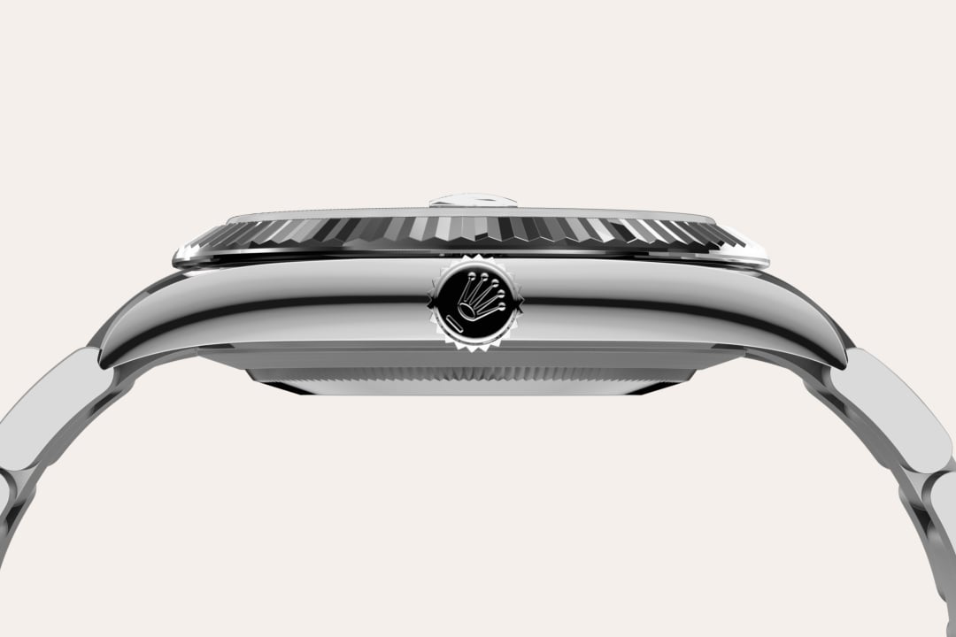 Fluted bezel