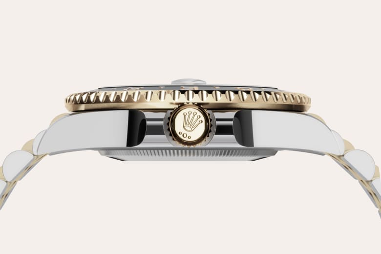 24-Hour Rotatable Bezel