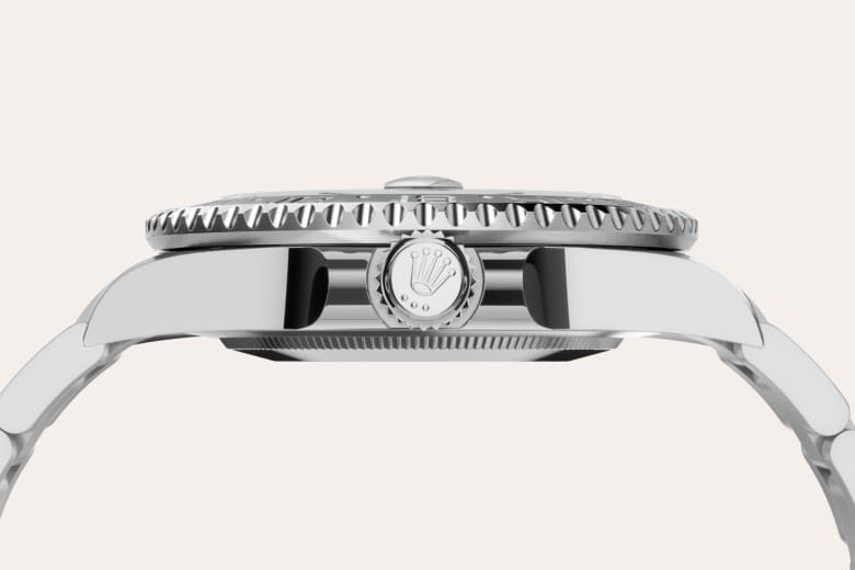 24-Hour Rotatable Bezel