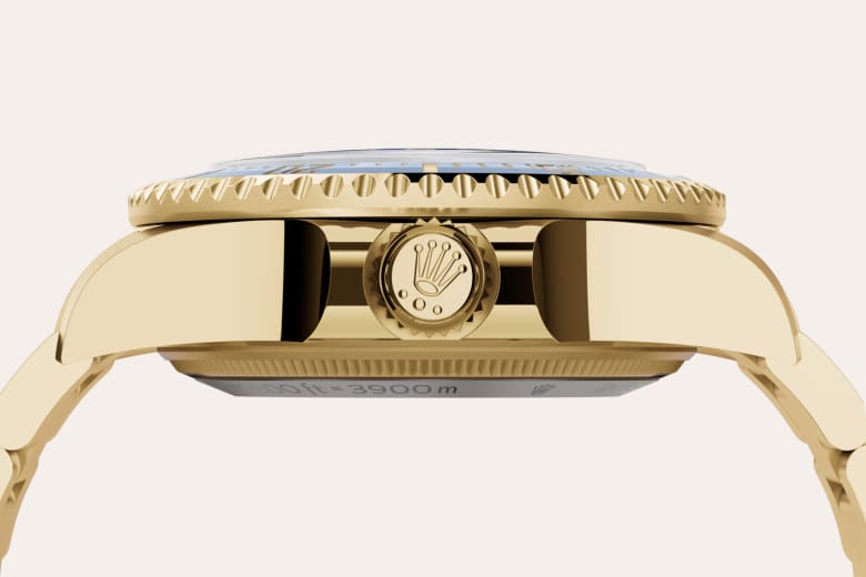 Ceramic Bezel and Luminescent Display