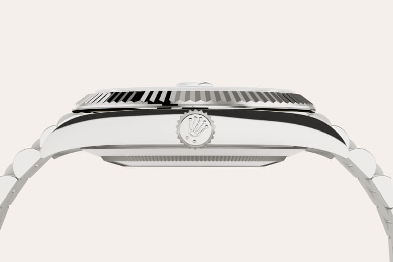 Fluted bezel