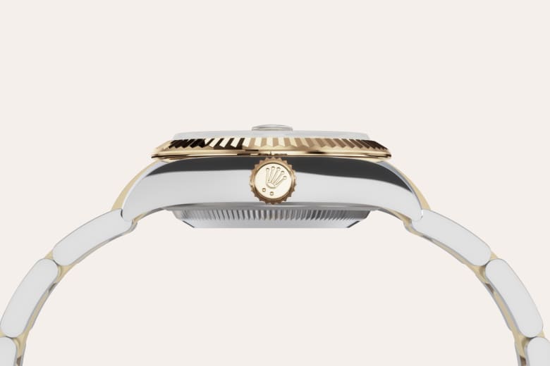 Champagne-colour dial